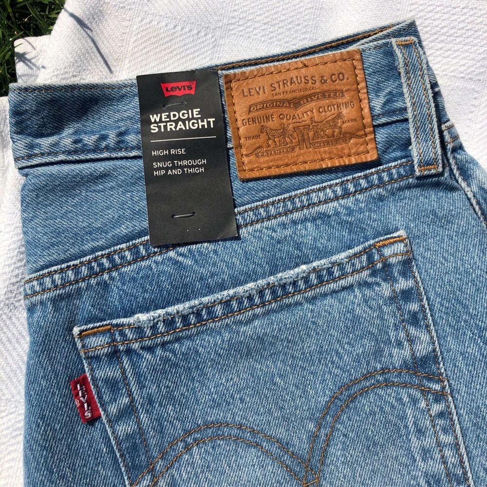 Levi’s Wedgie Straight High Rise Jeans